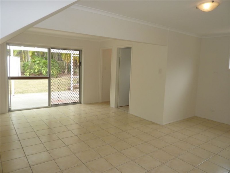 13 Mualla Drive, Ashmore QLD 4214