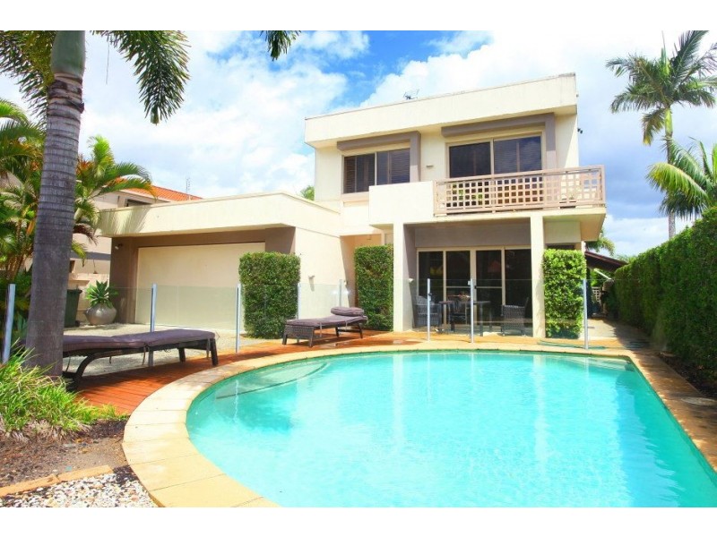 35 Meadowview Drive, Carrara QLD 4211