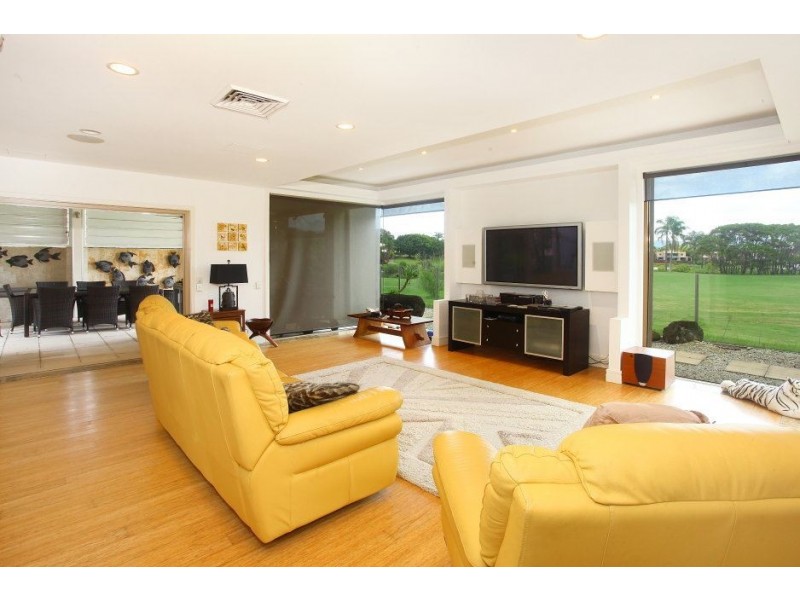 35 Meadowview Drive, Carrara QLD 4211