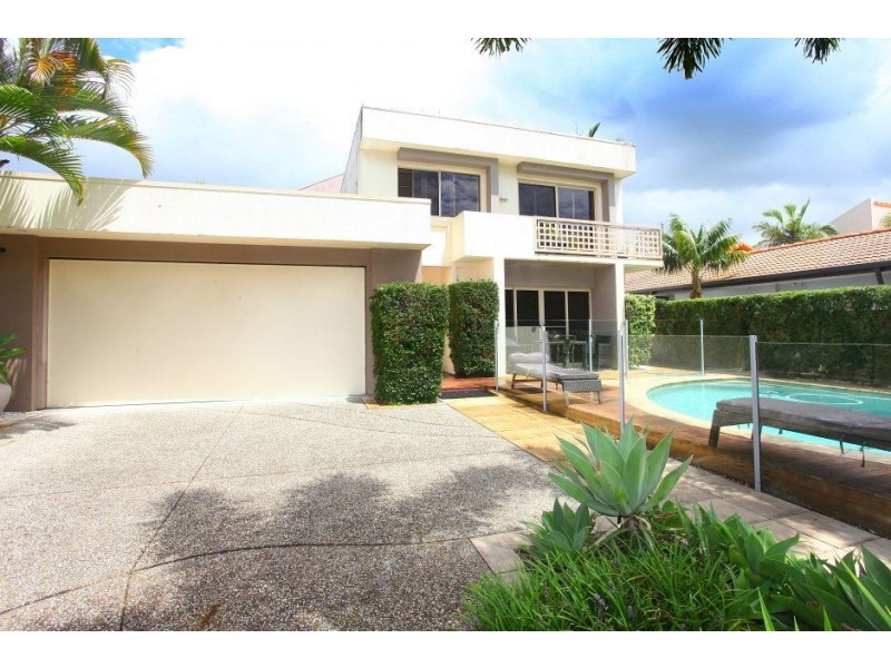 35 Meadowview Drive, Carrara QLD 4211