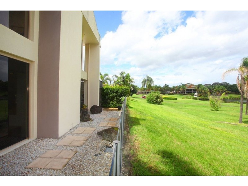 35 Meadowview Drive, Carrara QLD 4211