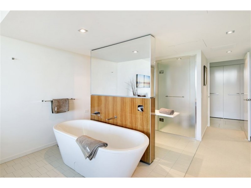 29205/2 Ephraim Island Parade, Paradise Point QLD 4216