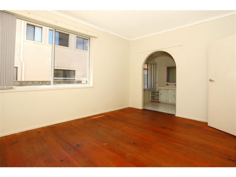 49 Winchester Street, Southport QLD 4215