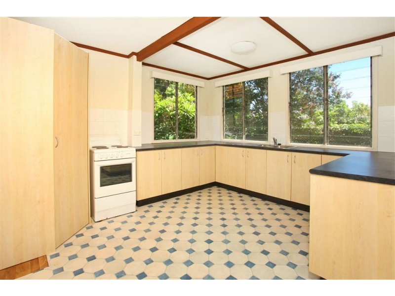 49 Winchester Street, Southport QLD 4215