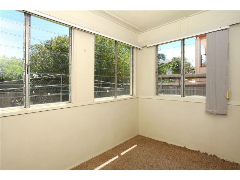 49 Winchester Street, Southport QLD 4215