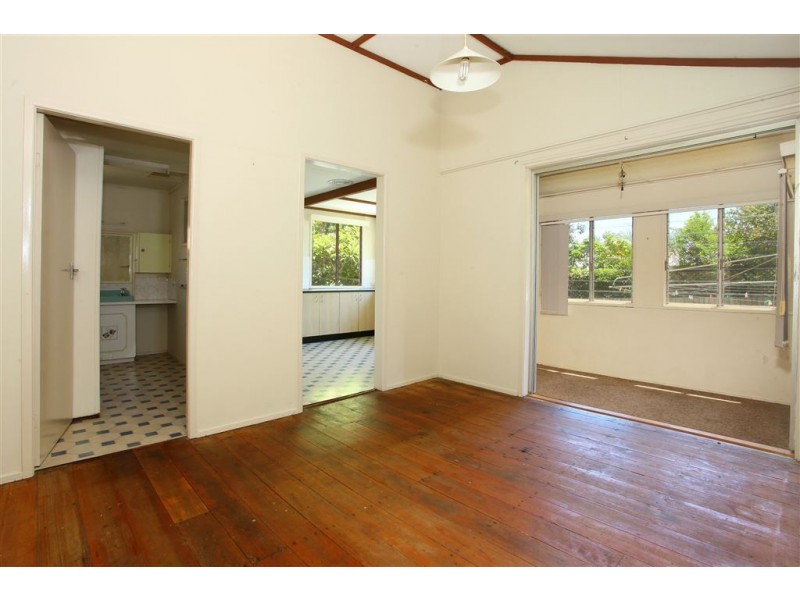 49 Winchester Street, Southport QLD 4215