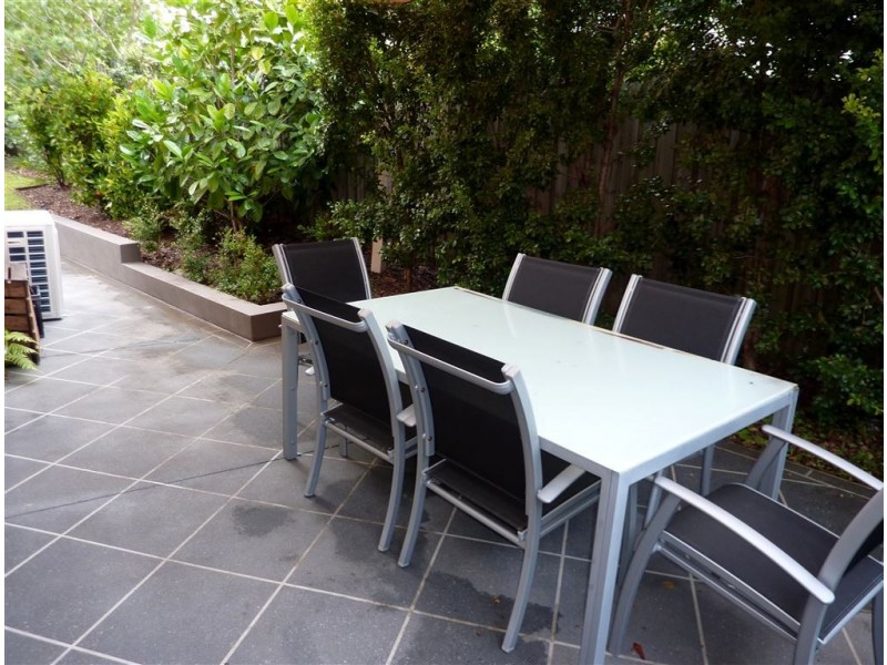 1/27 McCowan Street, Ashmore QLD 4214