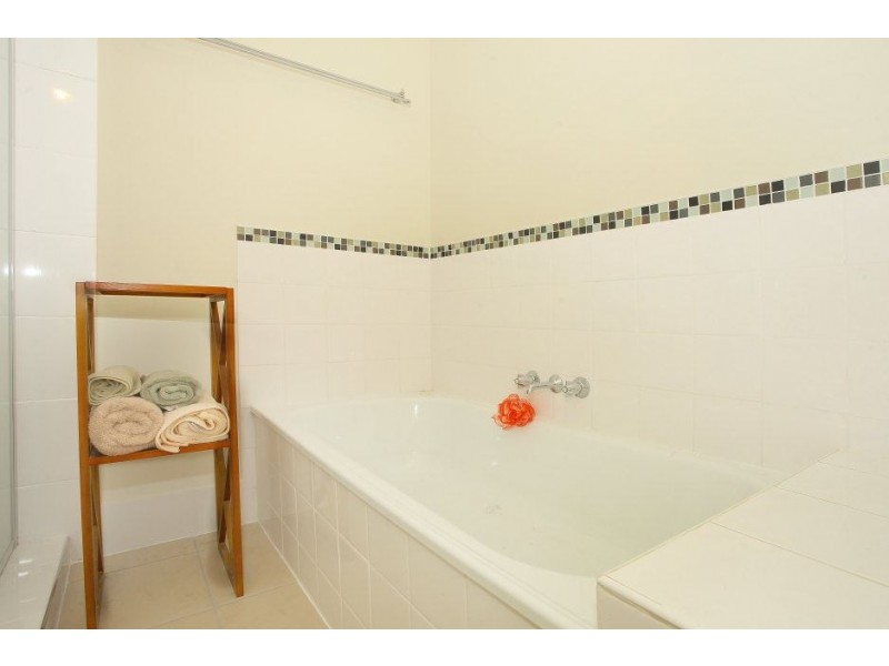 17/16-22 Hollywood Place, Oxenford QLD 4210