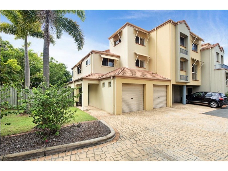 8/82-86 Limetree Parade, Runaway Bay QLD 4216