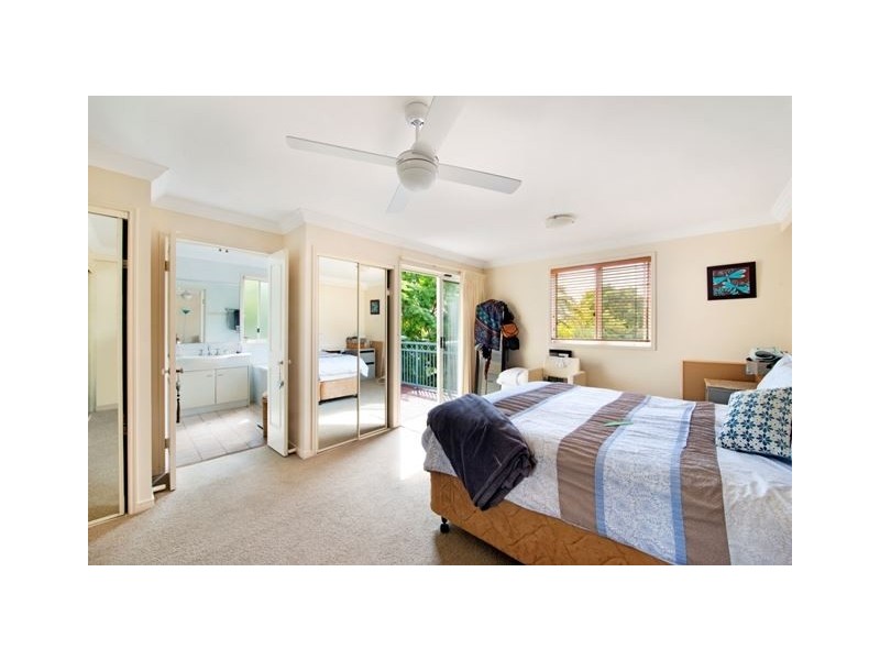 8/82-86 Limetree Parade, Runaway Bay QLD 4216