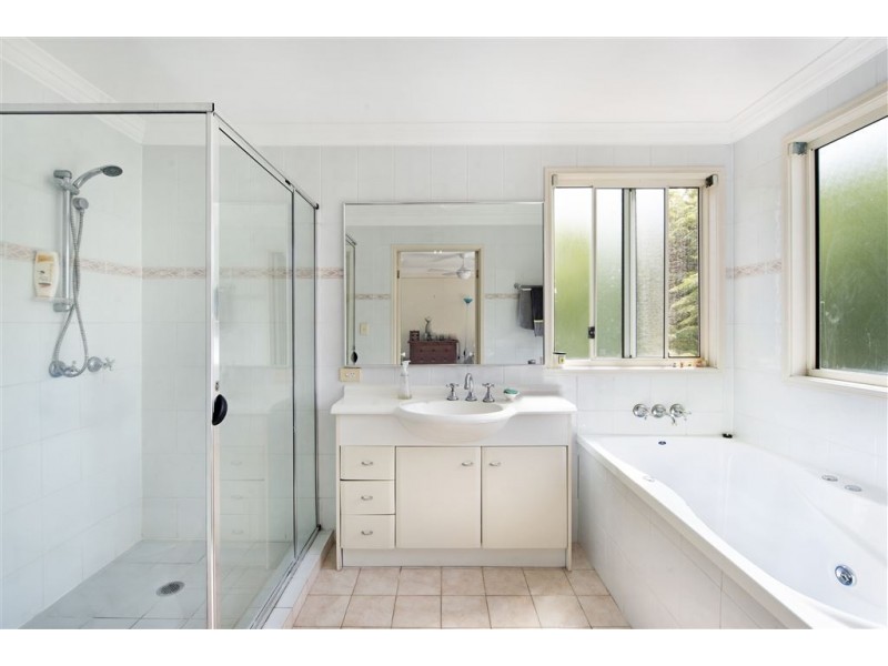 8/82-86 Limetree Parade, Runaway Bay QLD 4216