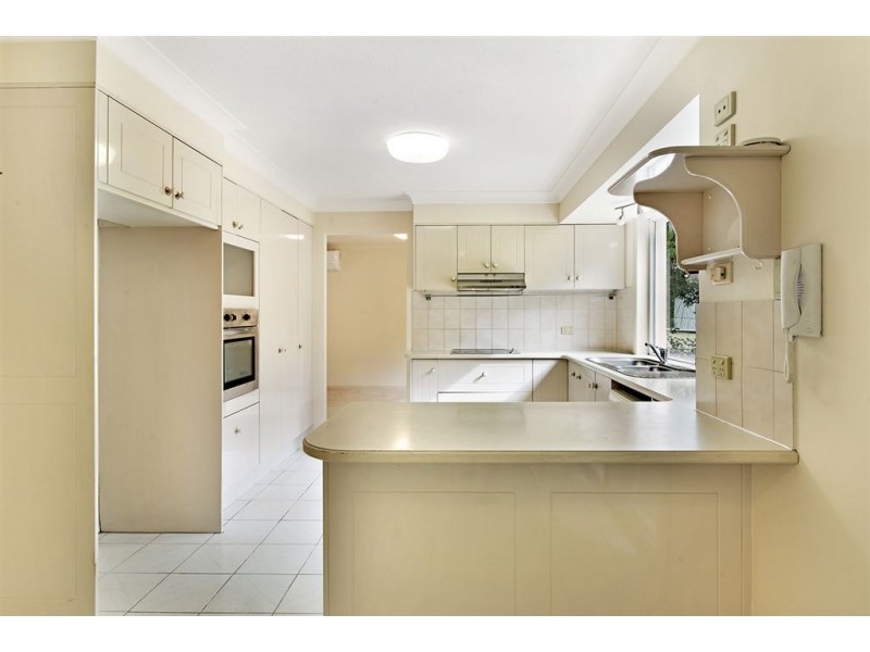 1/143 Cotlew Street, Ashmore QLD 4214