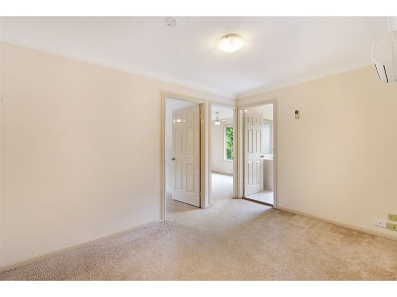1/143 Cotlew Street, Ashmore QLD 4214