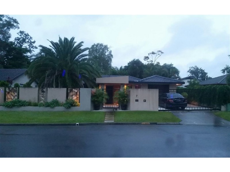 7 Miralie Place, Ashmore QLD 4214