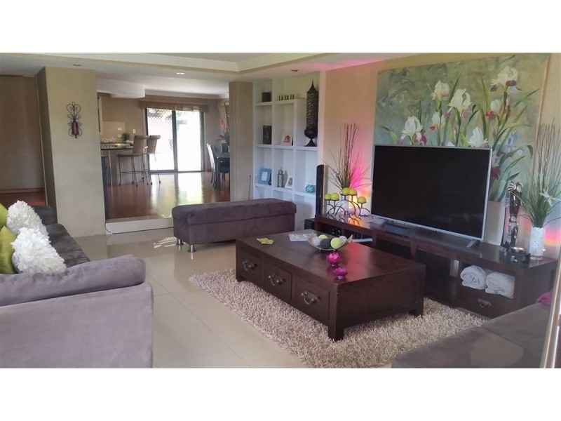 7 Miralie Place, Ashmore QLD 4214