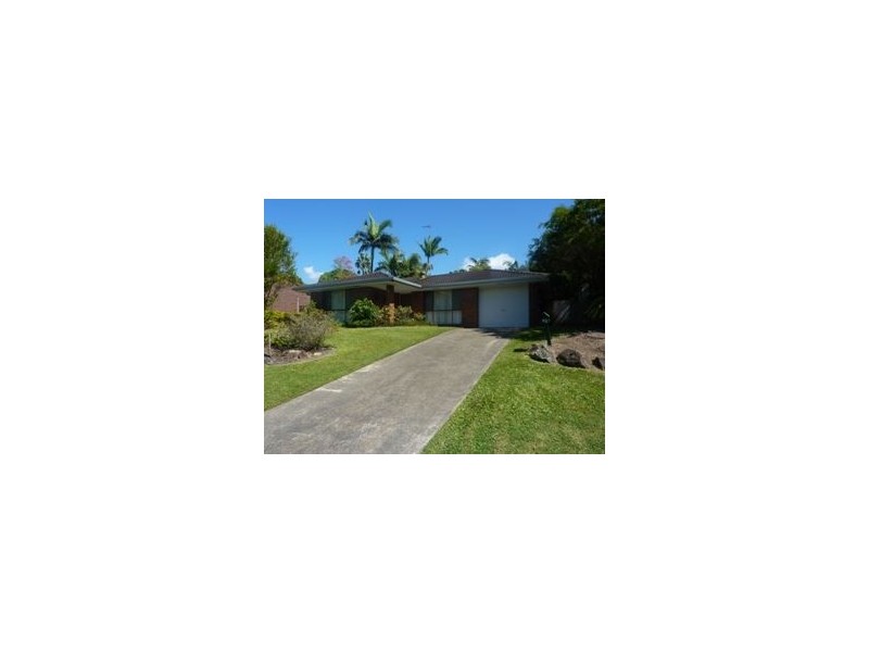 24 Evans Drive, Benowa QLD 4217