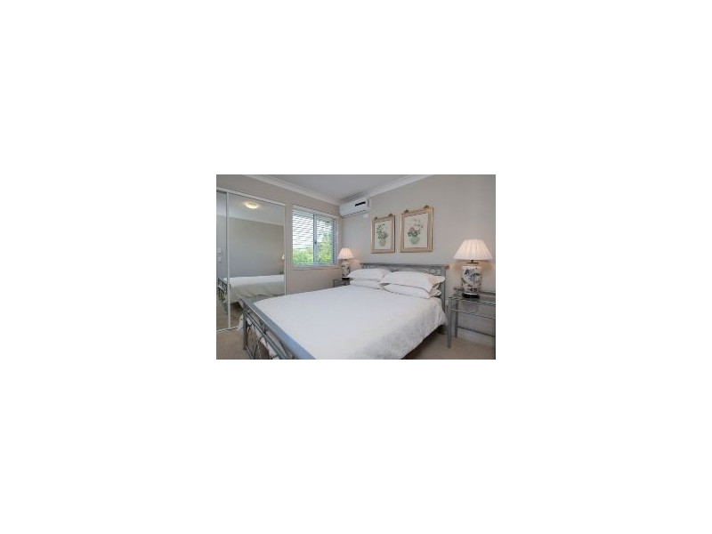 1 Oxbridge Chase, Arundel QLD 4214