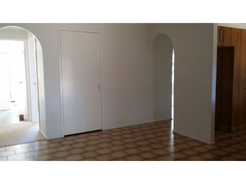 31 Canterbury Chase, Ashmore QLD 4214