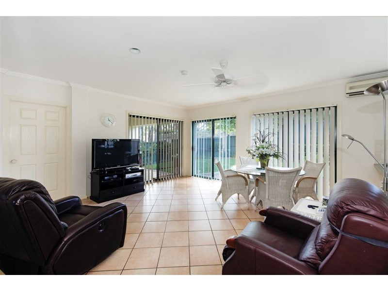 30 Abby Crescent, Ashmore QLD 4214