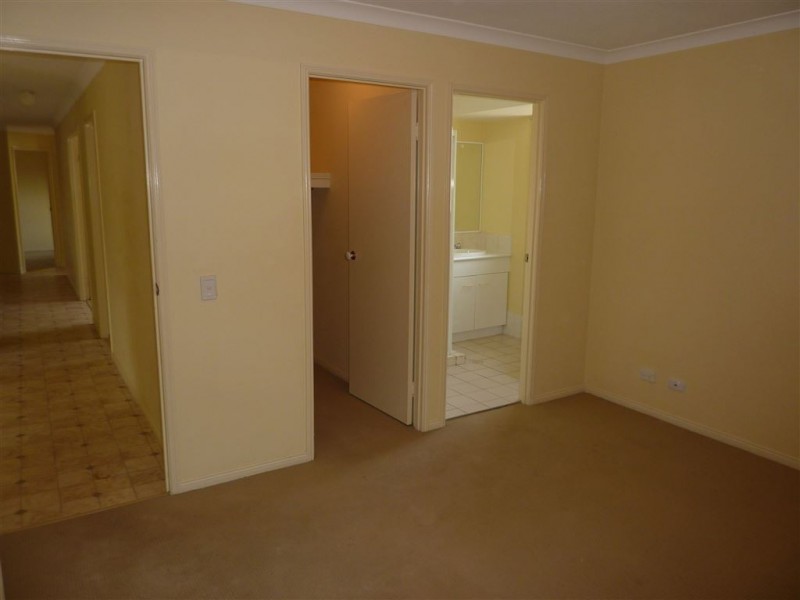 21 Floyd Court, Parkwood QLD 4214