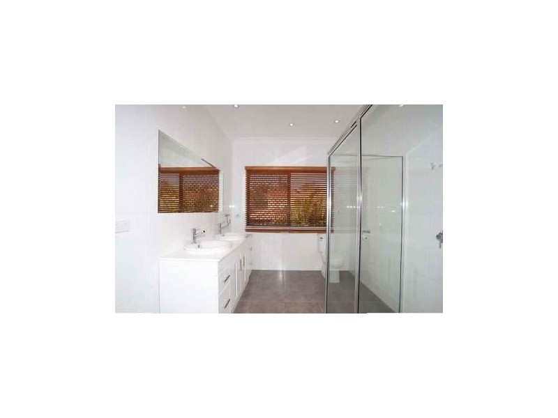 9 Ainsley Avenue, Ashmore QLD 4214