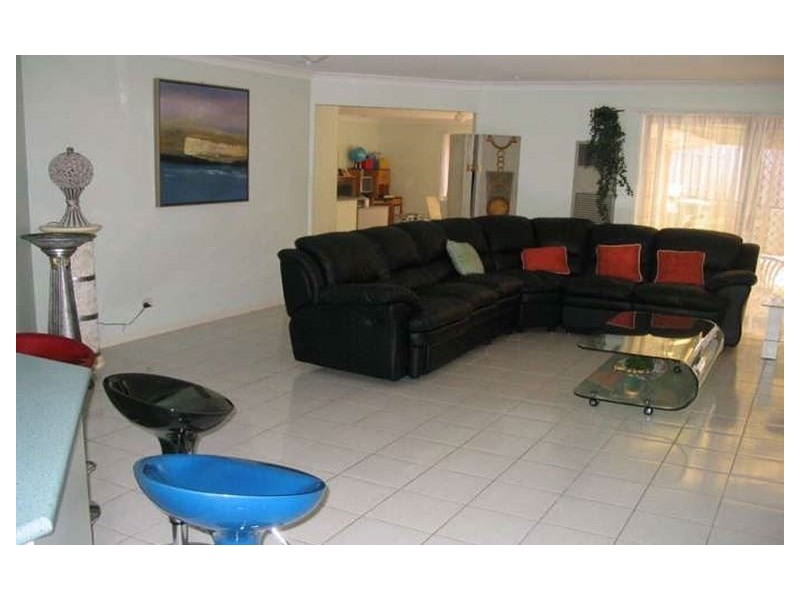 5 Pacific Pines Blvd, Pacific Pines QLD 4211