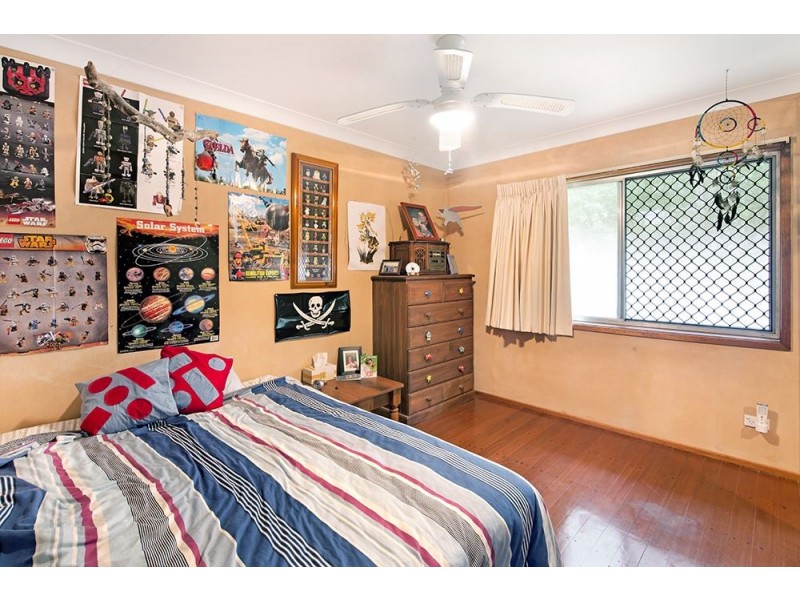 37 Cooleroo Crescent, Southport QLD 4215