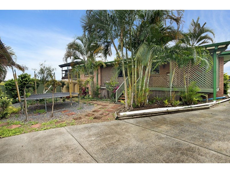 37 Cooleroo Crescent, Southport QLD 4215