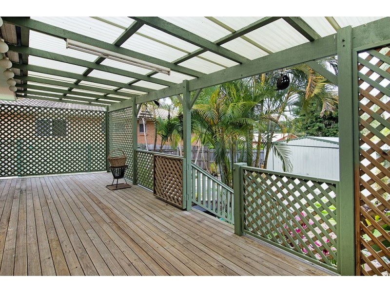 37 Cooleroo Crescent, Southport QLD 4215