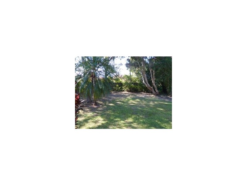 19 Dunkeith Avenue, Benowa QLD 4217