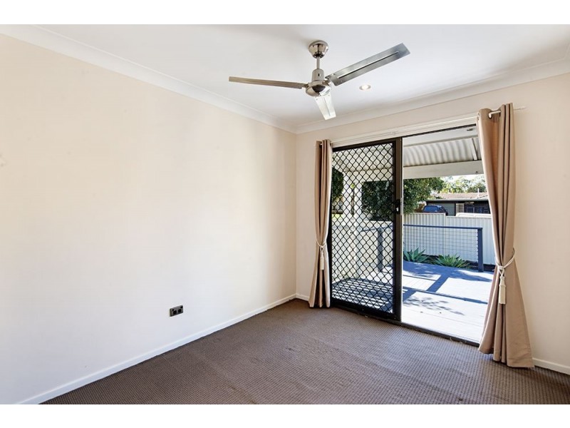 24 Theodore Place, Molendinar QLD 4214