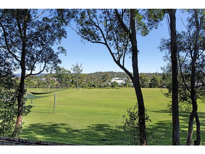 24 Theodore Place, Molendinar QLD 4214