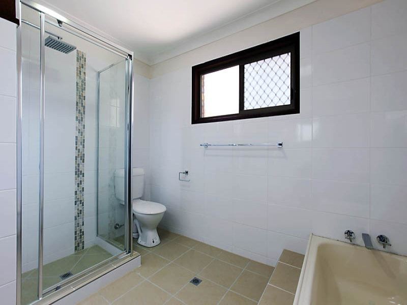 7 Kittani Crescent, Ashmore QLD 4214