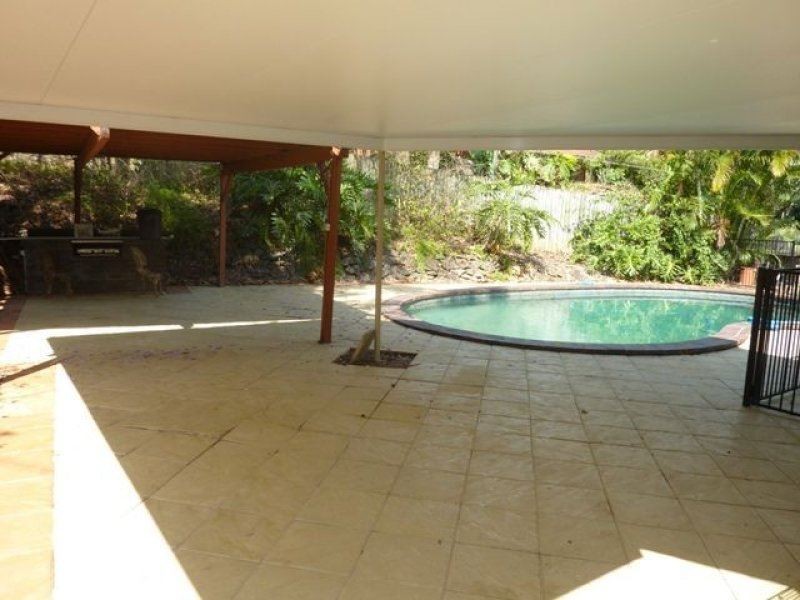 7 Kittani Crescent, Ashmore QLD 4214