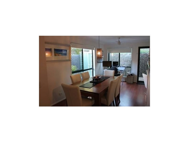 2/81 Cootharaba Drive, Helensvale QLD 4212