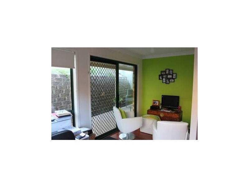 2/81 Cootharaba Drive, Helensvale QLD 4212