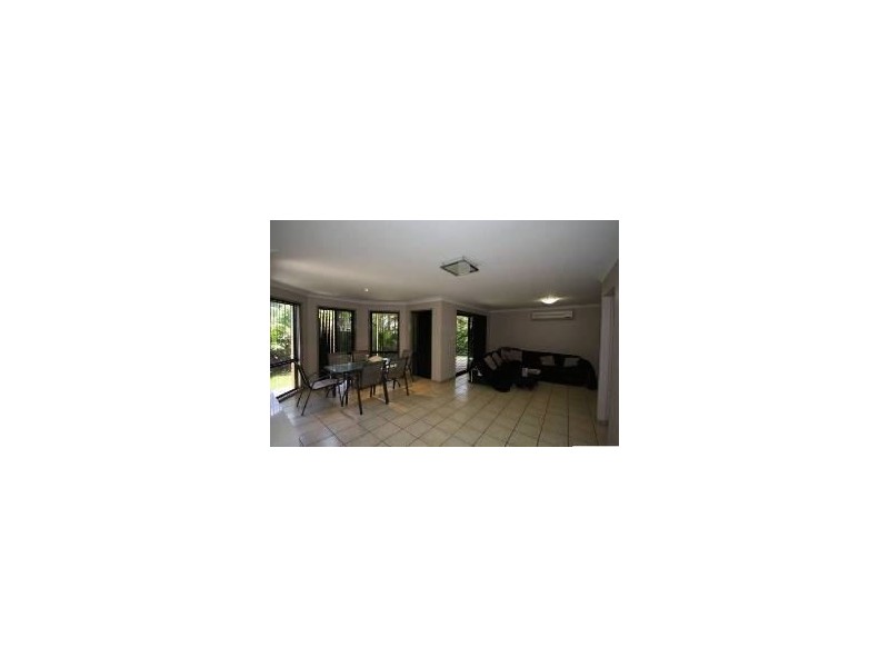 27 Gumleaf Drive, Molendinar QLD 4214