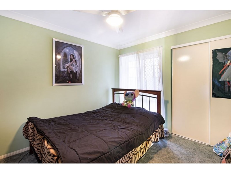 1 Cook Close, Southport QLD 4215