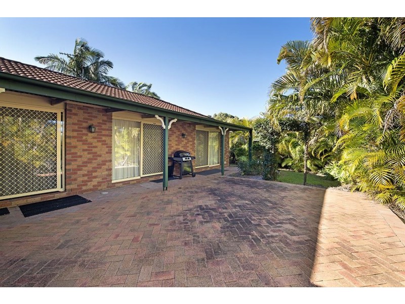 1 Cook Close, Southport QLD 4215