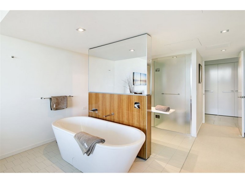 29205/2 Ephraim Island Parade, Paradise Point QLD 4216