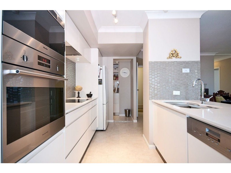 12/5 Cronin Avenue, Main Beach QLD 4217