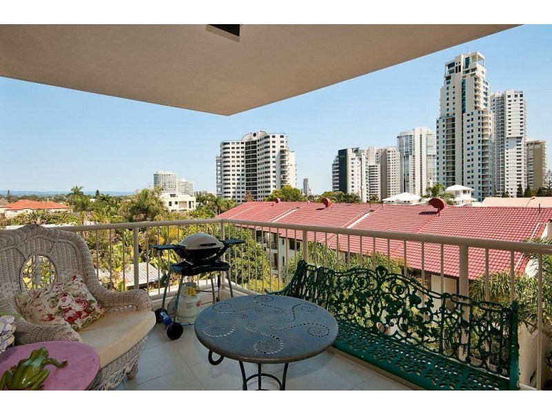 12/5 Cronin Avenue, Main Beach QLD 4217