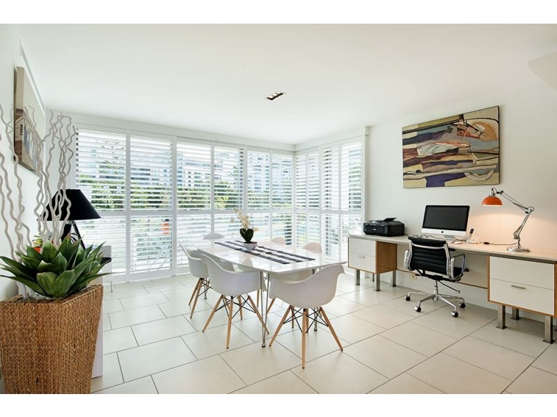 29201/2 Ephraim Island, Paradise Point QLD 4216