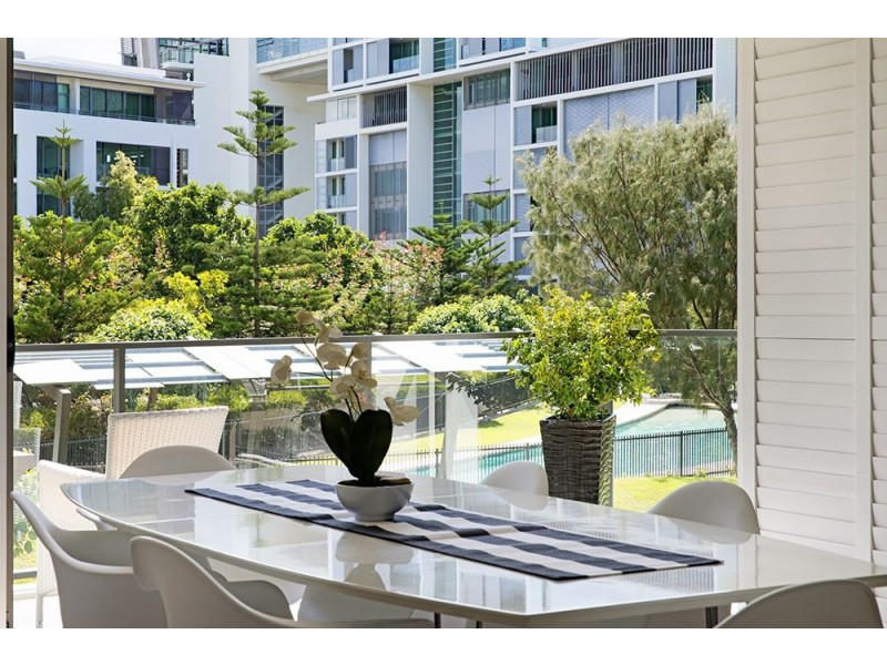 29201/2 Ephraim Island, Paradise Point QLD 4216