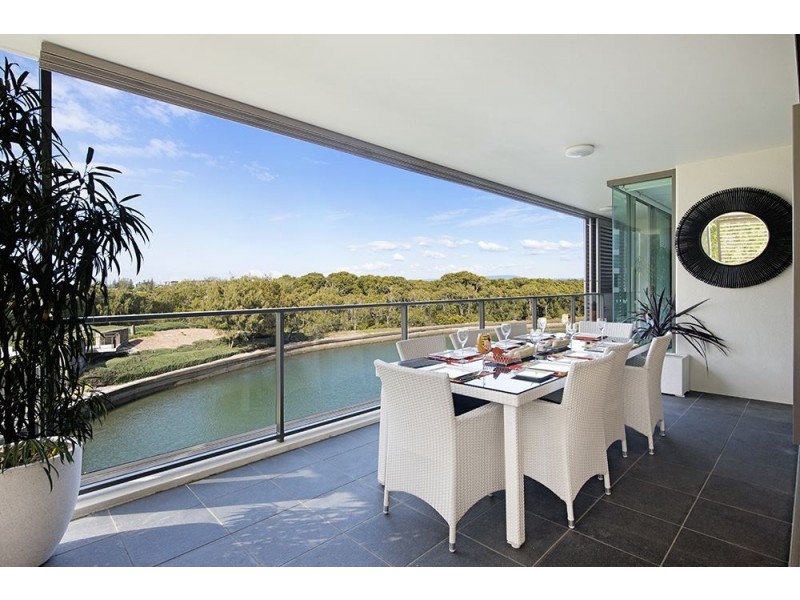 29201/2 Ephraim Island, Paradise Point QLD 4216