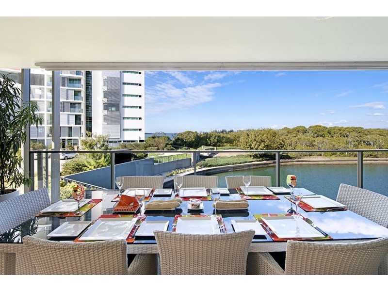 29201/2 Ephraim Island, Paradise Point QLD 4216