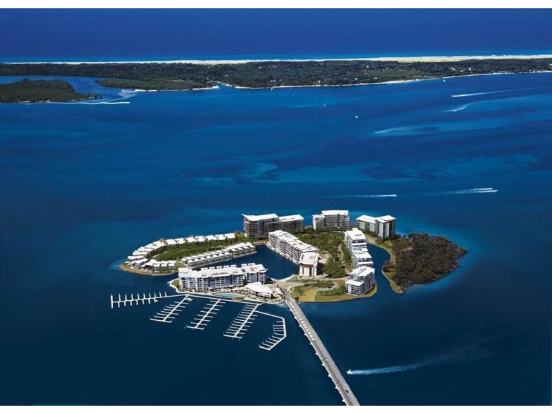 29201/2 Ephraim Island, Paradise Point QLD 4216