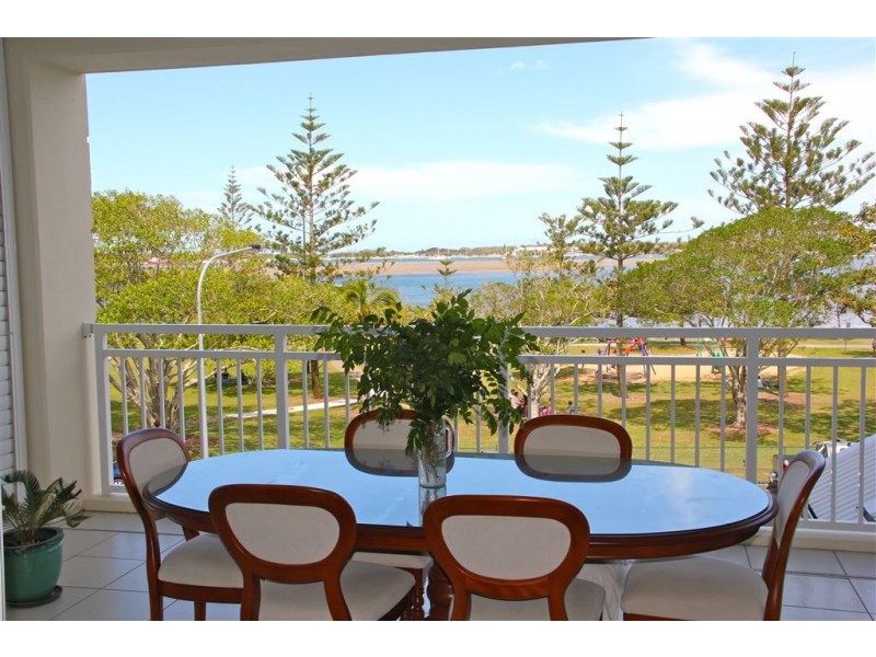 303/212 Marine Parade, Labrador QLD 4215
