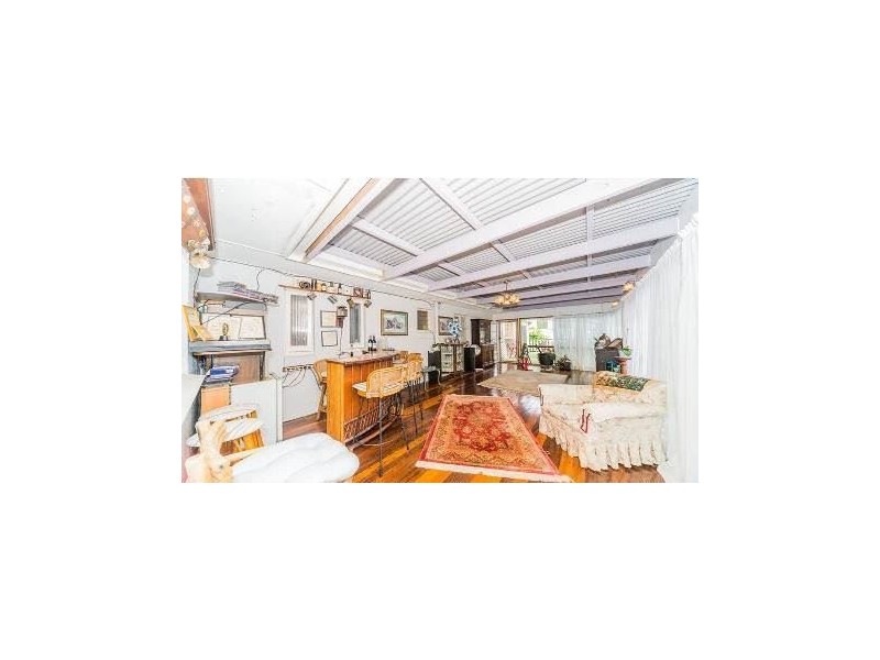 72 Falconer Street, Southport QLD 4215