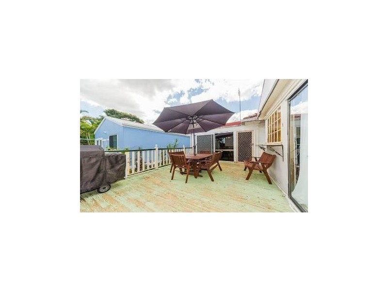 72 Falconer Street, Southport QLD 4215